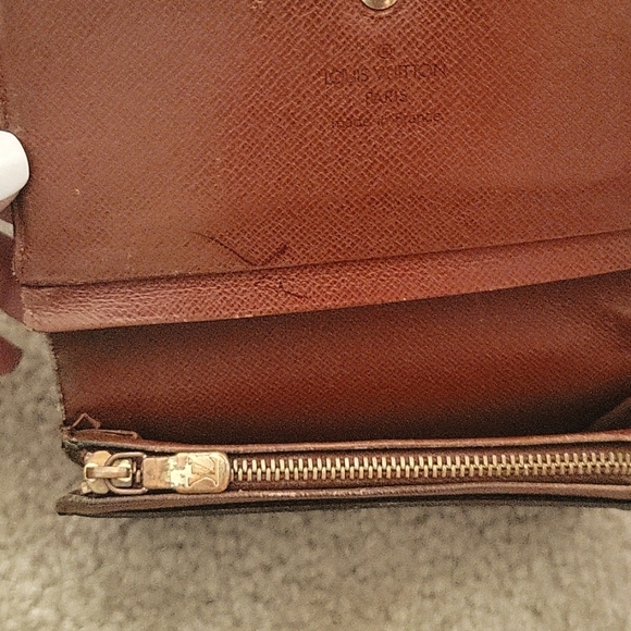 10.LV MONOGRAM WALLET - Picture 6 of 6